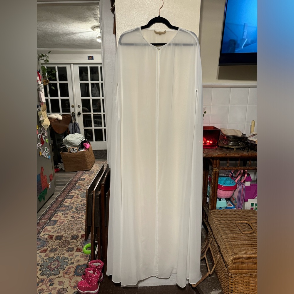 LOTUS THREADS White/Ivory Dorrit Cape One Size